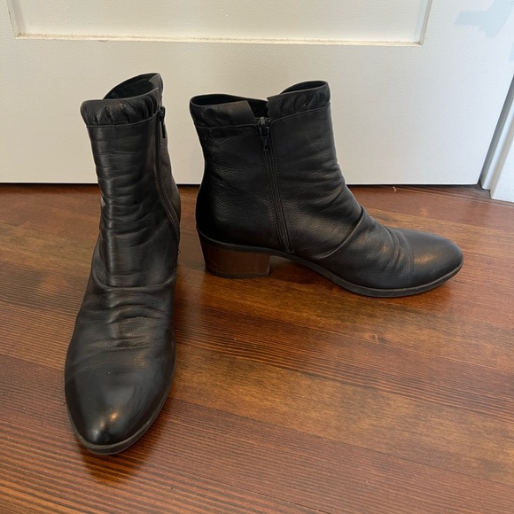 Bueno Black Ankle Boot - Picture 3 of 6